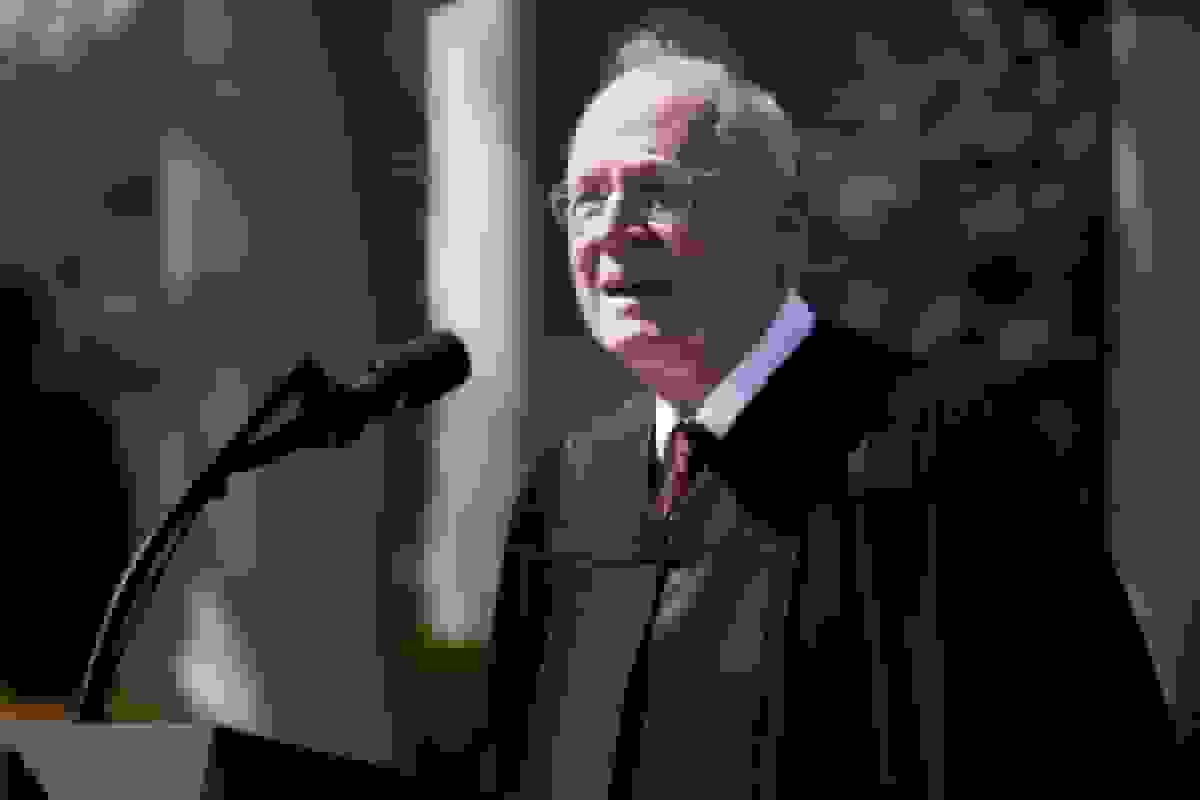 آنتونی کندی: 'بیشازحد جناحیگرایی' به دیوان عالی آمریکا آسیب میزند