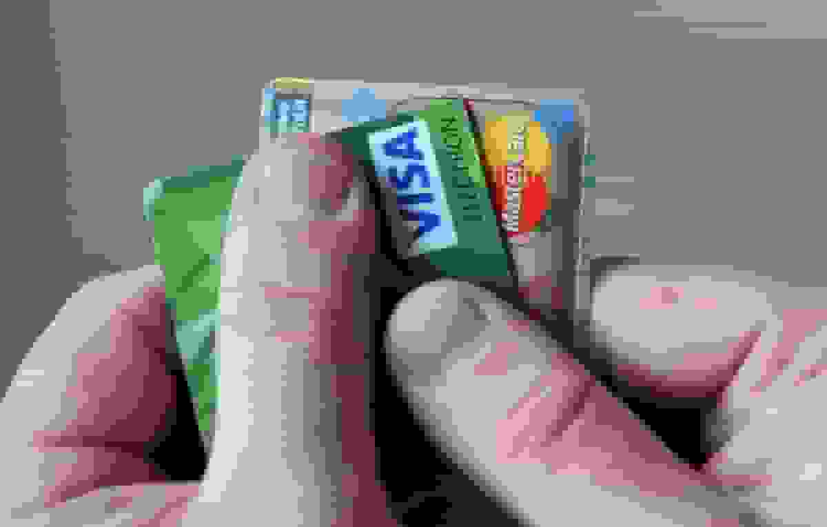 کارتهای منقضی شده ویزا و مسترکارد در روسیه به کار خود ادامه میدهند