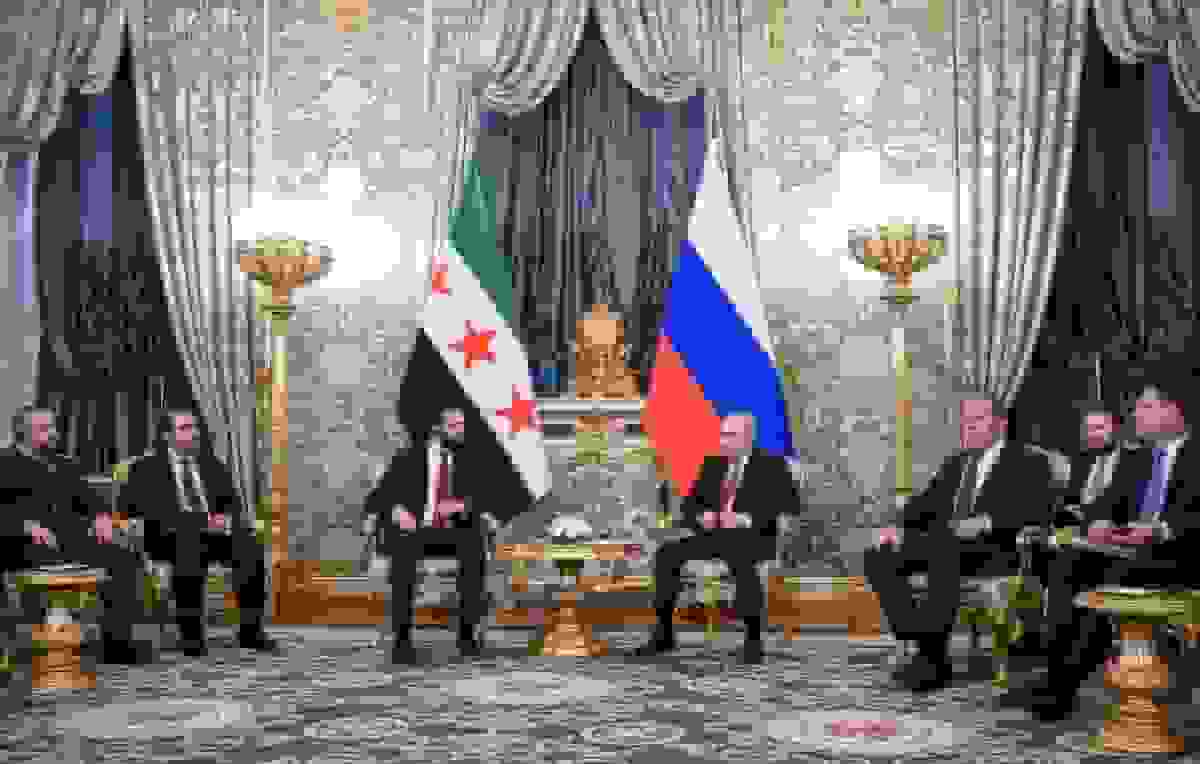 دیدار پوتین با رئیس موقت سوریه و افزایش بودجه نظامی اتحادیه اروپا در تیتر اخبار روسیه