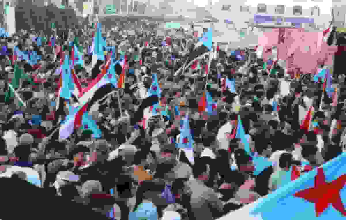 یمن وضعیت اضطراری ۹۰ روزه اعلام کرد در پی حملات پشتیبانیشده توسط امارات