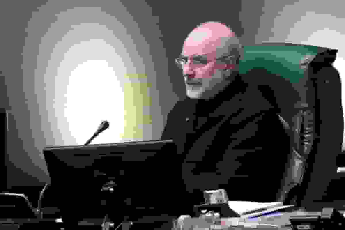 قالیباف: تلاش برای محدودسازی نرخ دلار به ۲ تا ۴ درصد و حمایت از معیشت مردم