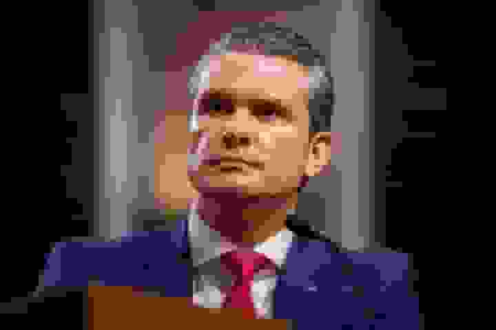 شهادت دریادار برادلی: وزیر دفاع آمریکا دستور «کشتار همه» در حمله به قایق ونزوئلایی را صادر نکرده است