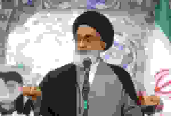 امام جمعه قم: برخی جریانها زمینهساز ناهنجاریهای اجتماعی هستند