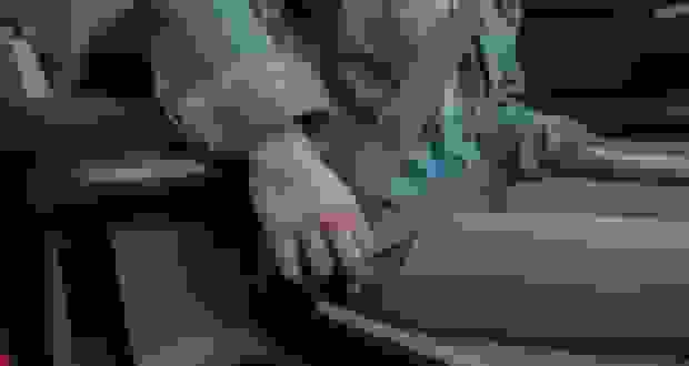 کاربرد دکمه کوچک روی کمربند ایمنی خودرو