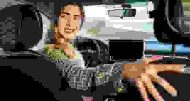 حداکثر سرعت خودروها در دنده عقب: رکورد جهانی ۲۷۵ کیلومتر بر ساعت