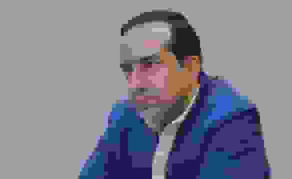 خاموش یا خودنما؟ تنظیم چگالی سازمانی توسط مدیر ارشد