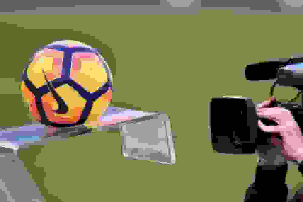 تکذیب ممنوعیت موبایل در ورزشگاهها توسط سازمان لیگ