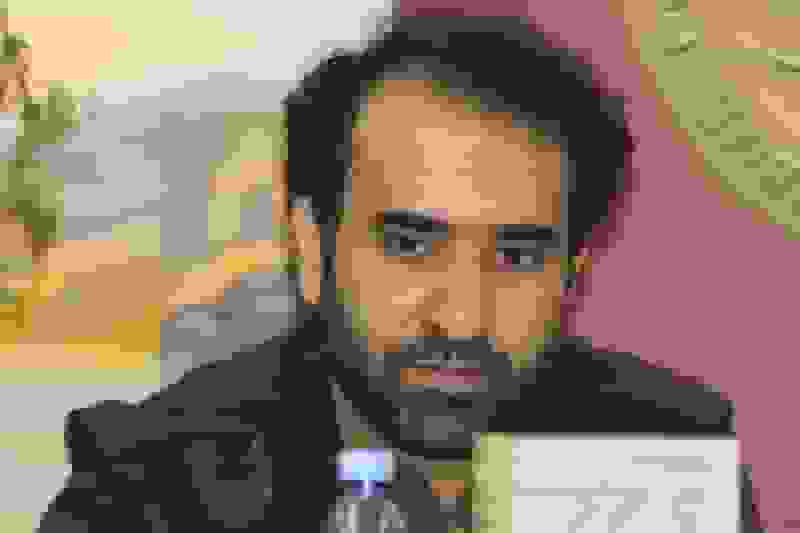 افشین علاء خطاب به رضا امیرخانی: «باور نمیکنم هوشت پایین آمده باشد!»