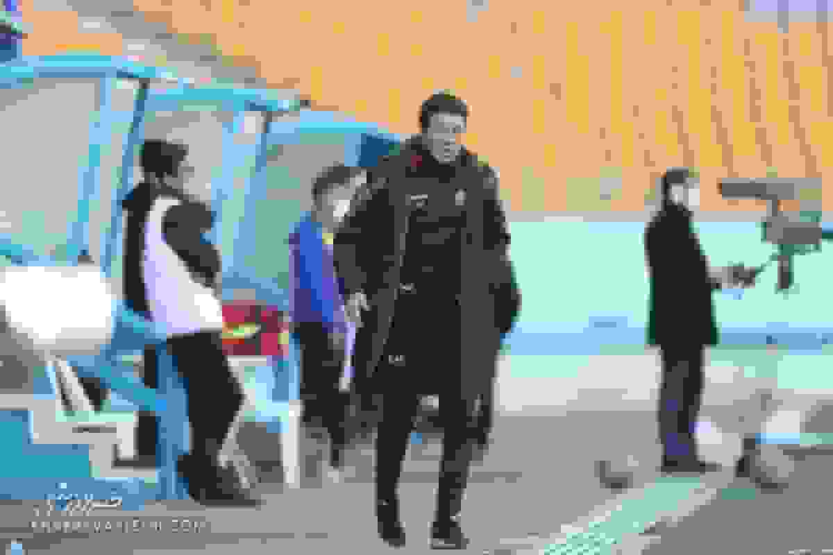 دفاع رضا حلالی از پژمان جمشیدی و انتقاد از انتخاب وحید هاشمیان