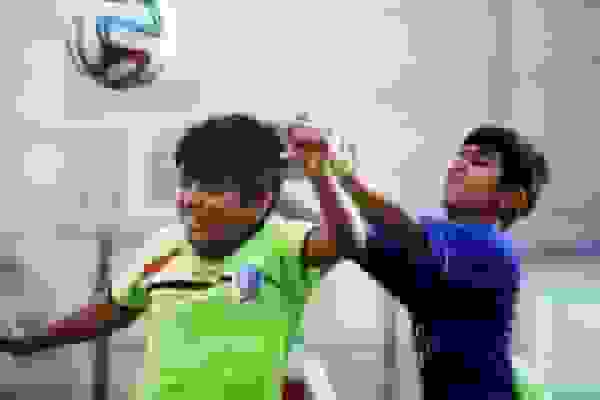 تأثیر ضربه سر به توپ فوتبال بر سلامت مغز بازیکنان