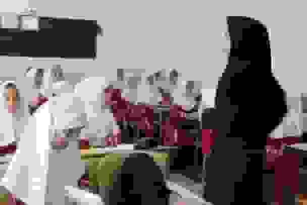 پارسا: معلم به تنهایی نمیتواند بار تعلیم و تربیت را به دوش بکشد