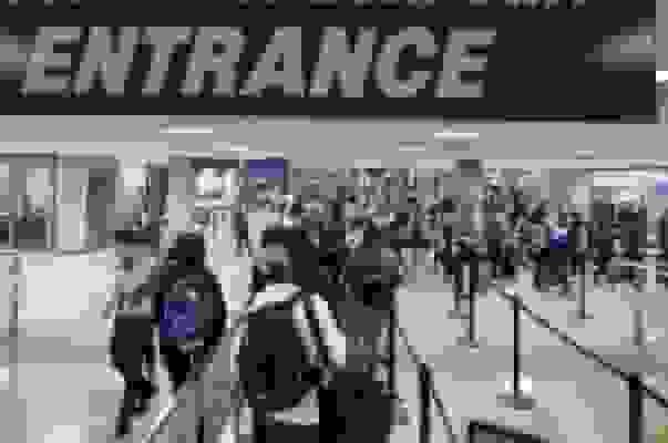 تعطیلی دولت فدرال آمریکا رکورد شکست و صنعت هوایی را مختل کرد