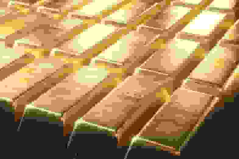 سقوط دو درصدی طلا پس از رکورد تاریخی ۴۳۰۰ دلار