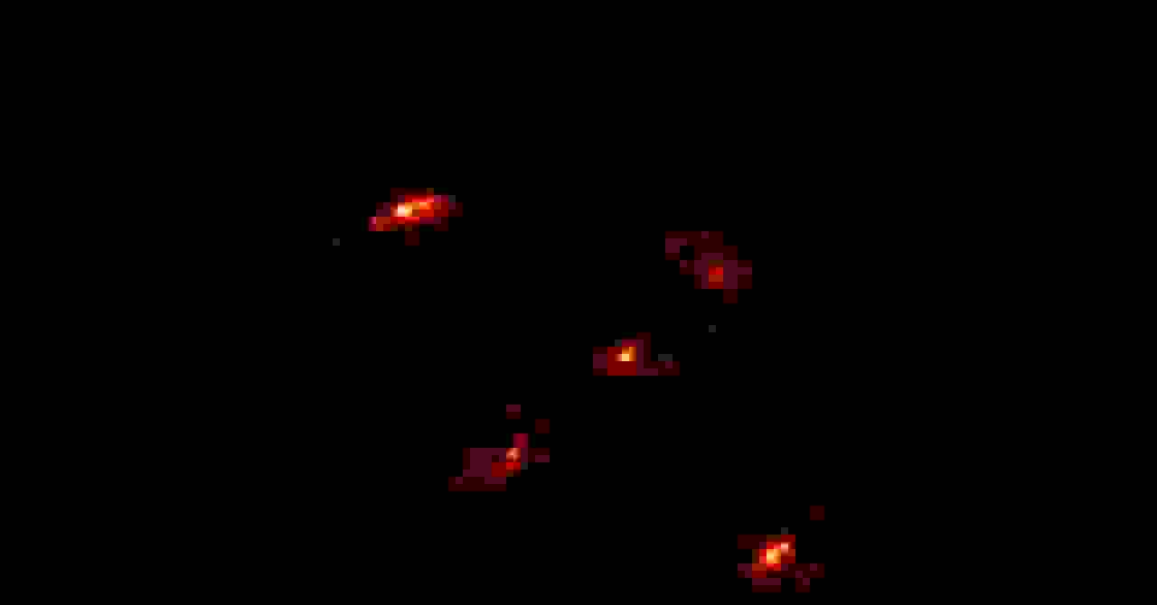 کشف جدید «صلیب اینشتین» وجود هاله عظیم ماده تاریک را آشکار میکند