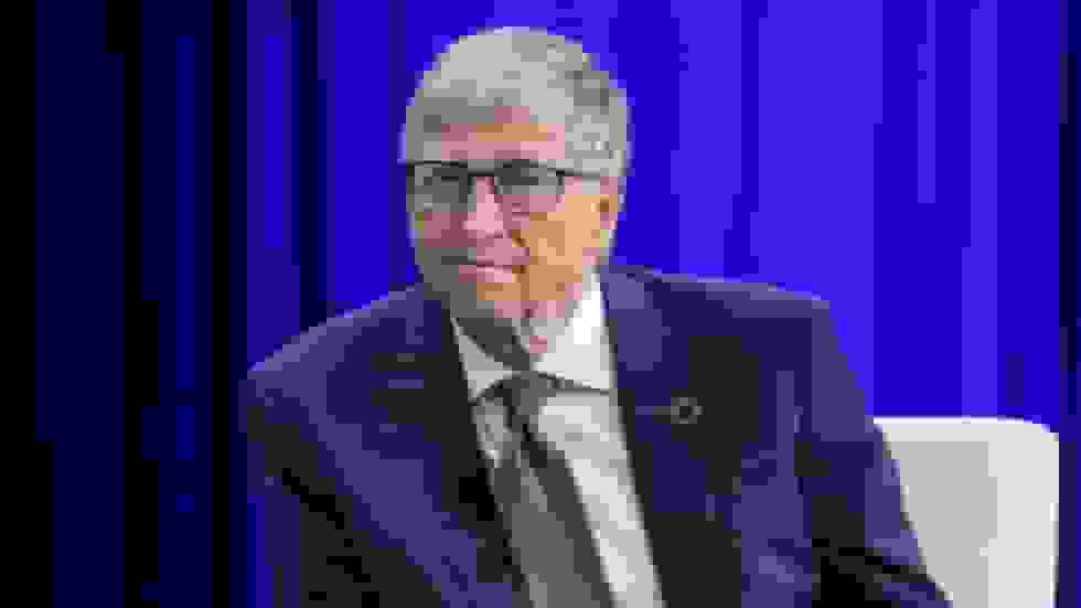 بیل گیتس سوئد را به دلیل افزایش هزینههای نظامی مورد انتقاد قرار میدهد