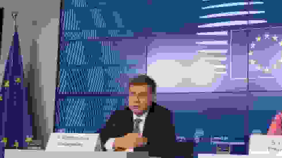 اتحادیه اروپا آماده میشود میلیاردهای مسدود شده روسیه را به اوکراین پیشنهاد دهد