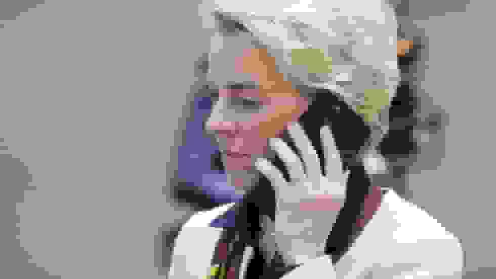 پیشنهاد طنزآمیز ارتقای تلفن برای فون در لاین