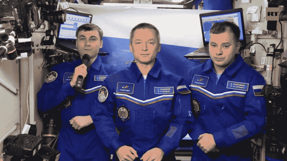 فضانوردان روس از ایستگاه فضایی بینالمللی تولد ۲۰ سالگی آرتی را تبریک گفتند