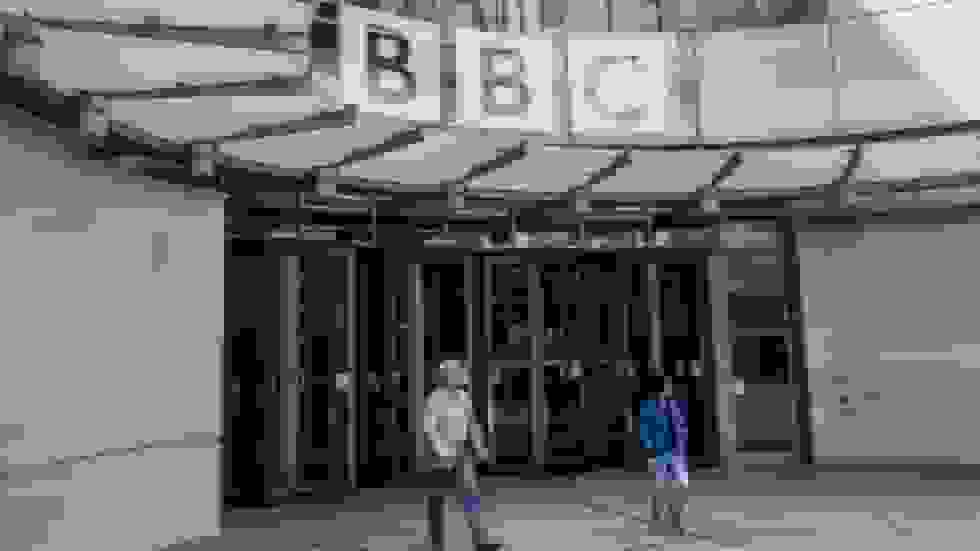 ناظر ارتباطات بریتانیا بیبیسی را به دلیل مستند غزه تحریم میکند