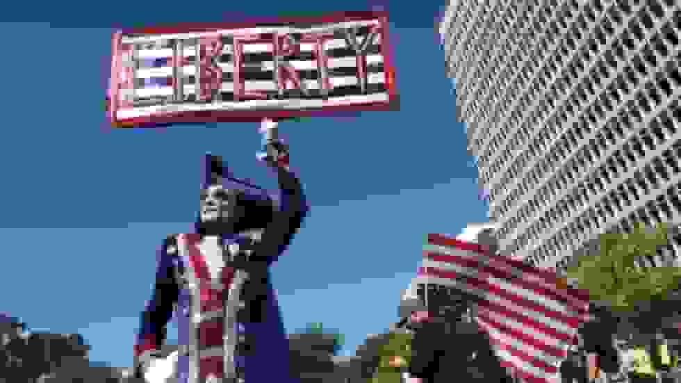 اعتراضات 'بدون شاه' ضد ترامپ در شهرهای آمریکا فراگیر شد