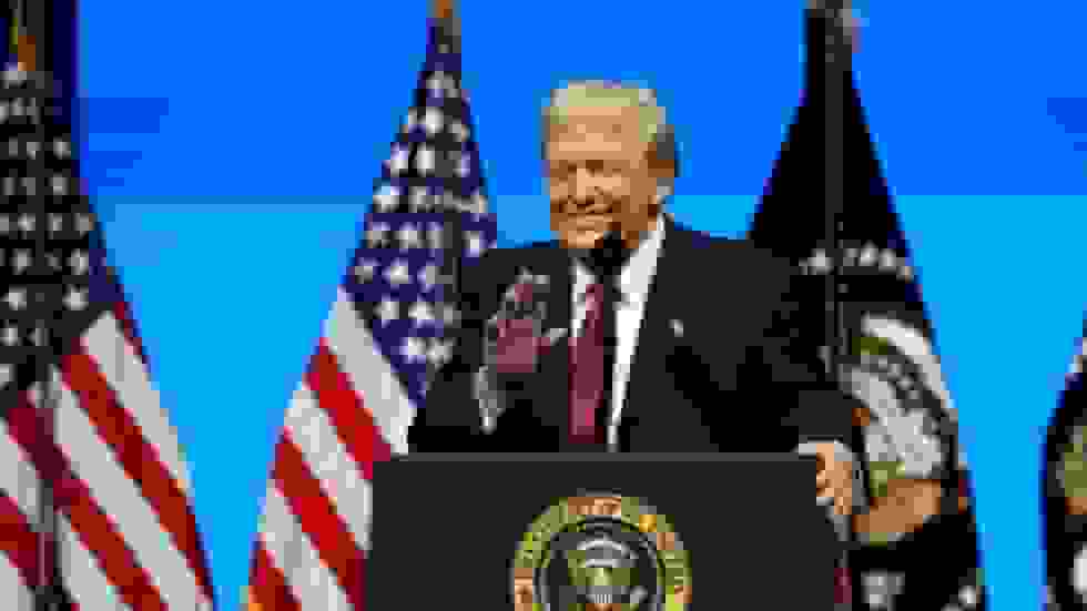 ترامپ: آمریکا ممکن است با روسیه و چین بر روی خلع سلاح هستهای همکاری کند