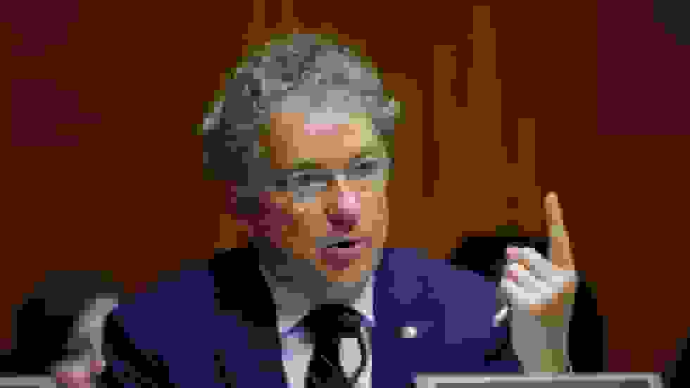 سناتور آمریکایی ترامپ را به سکوت در قبال رسوایی فساد بزرگ اوکراین متهم کرد