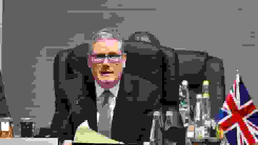 نخستوزیر بریتانیا در آستانه نشست G20 زمینخوردن نزدیک داشت (ویدیو)