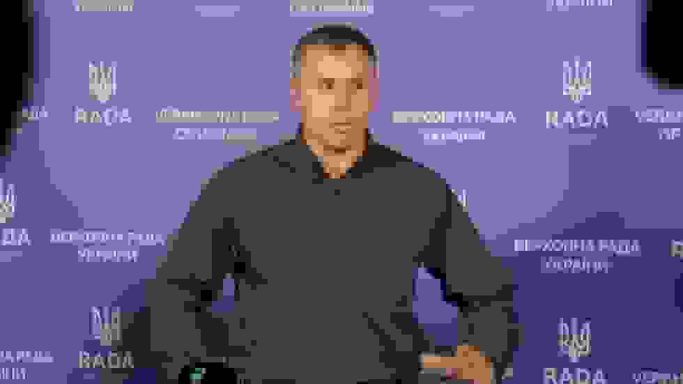 کیف باید مذاکرات صلح را به تعویق بیندازد – نماینده ارشد اوکراینی