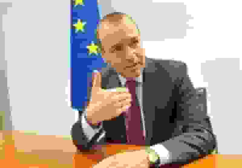 مقام پارلمان اروپا: ترامپ از قدرت نظامی برای پیشبرد منافع اقتصادی استفاده میکند