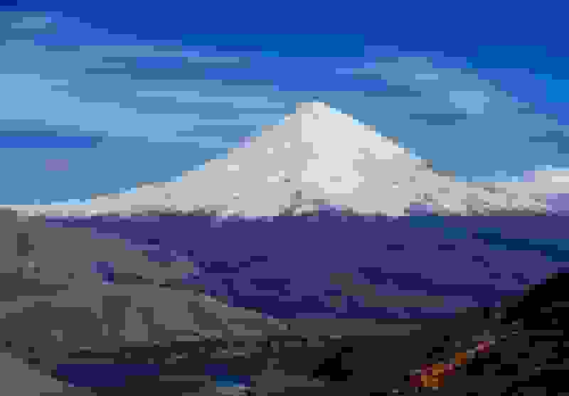 حال ناخوش بلندترین قله آسیا: هجوم بیرویه کوهنوردان و طبیعتگردان به دماوند