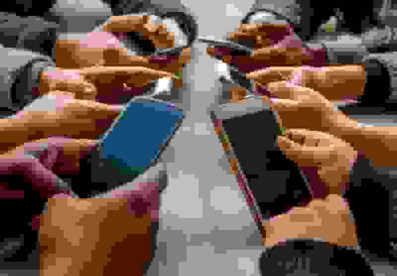 جولان آیفون قاچاق با سوءاستفاده از رجیستری مسافری