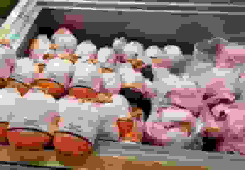 تناقض قیمت مرغ در گلستان: فروش ۱۳۰ هزار تومانی در مقابل قیمت مصوب ۱۱۹ هزار تومانی