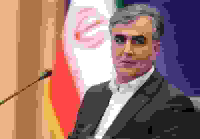 فرزین: تأمین مالی فوری طرحهای خورشیدی و ۱۰۰ همت نقدینگی برای شرکتهای دارویی