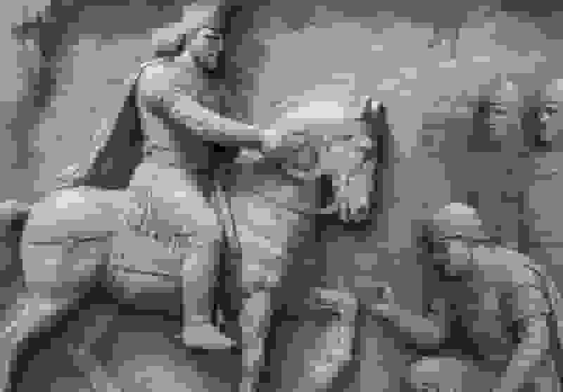 جزییات رونمایی از مجسمه والرین امپراتور رم در میدان انقلاب