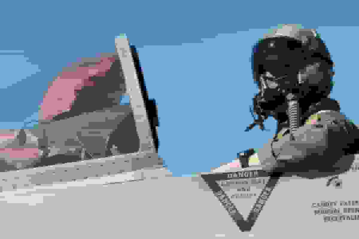 حقوق خلبانان جنگنده در کشورهای مختلف جهان و مقایسه با خلبانان غیرنظامی