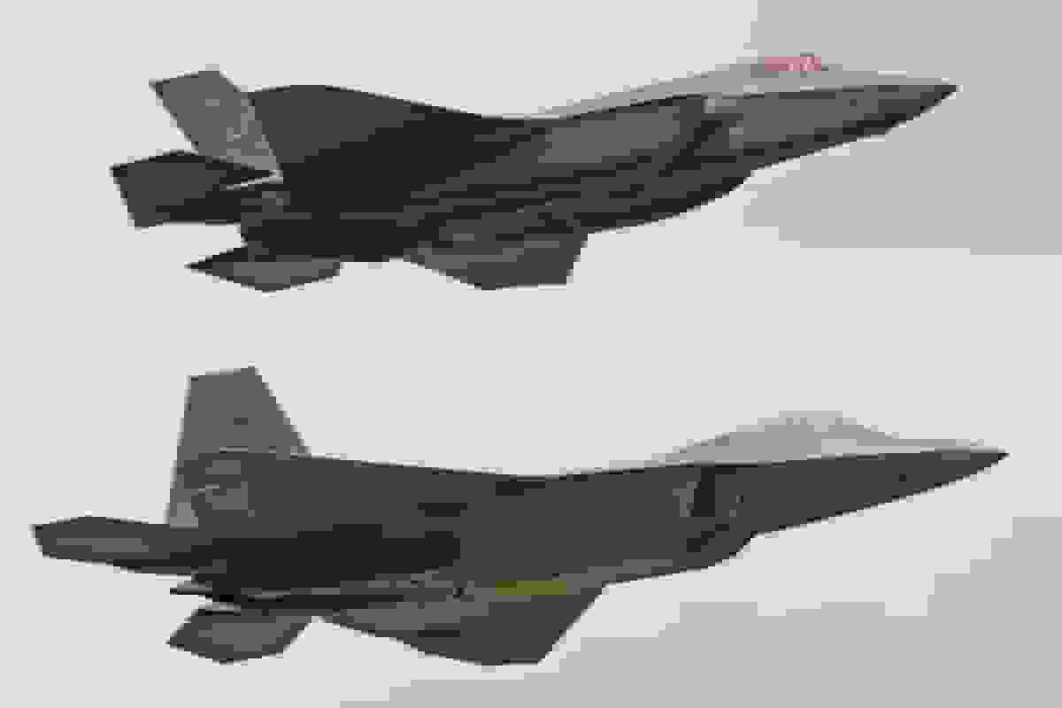 مقایسه عمیق جنگندههای اف-۲۲ رپتور و اف-۳۵ لایتنینگ ۲