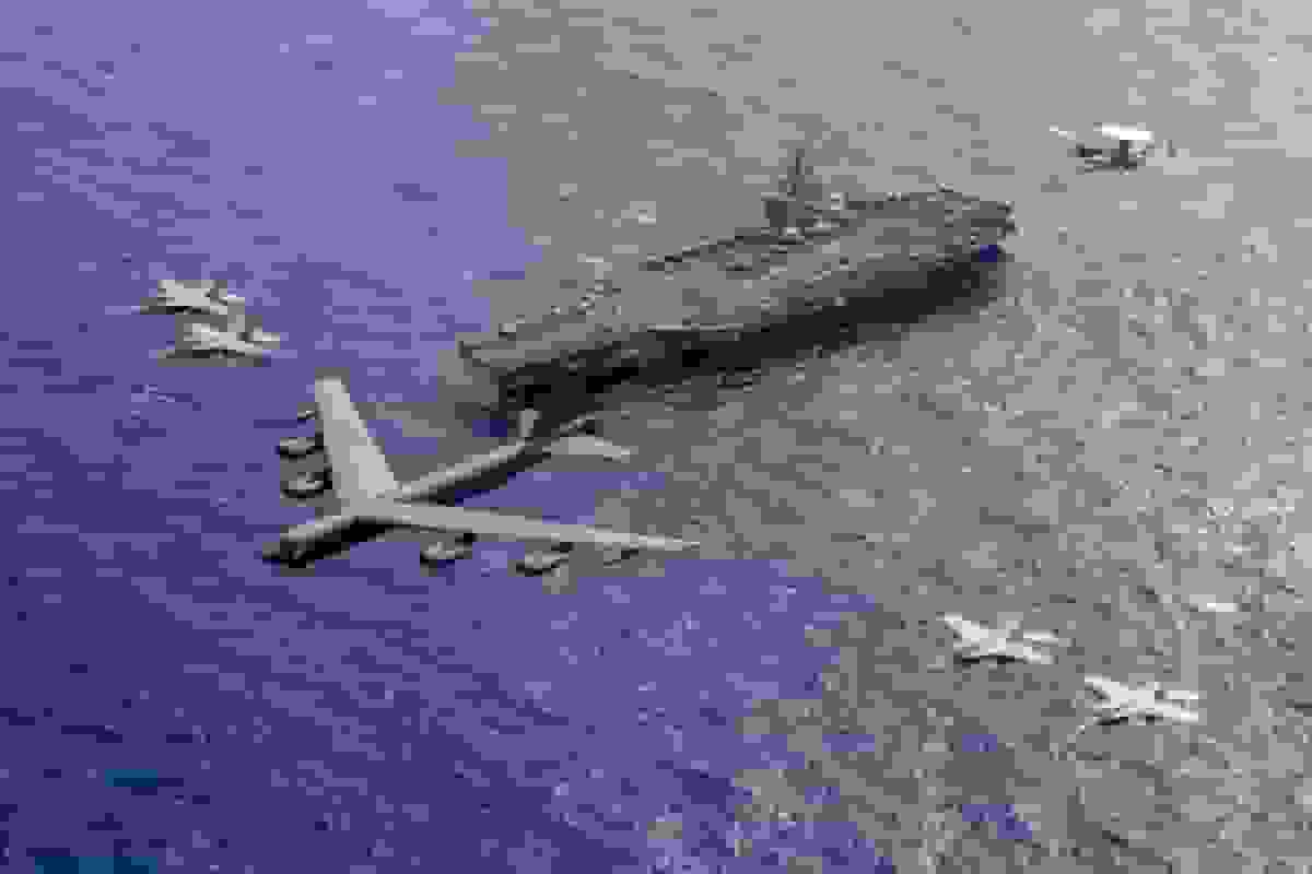 مقایسه آماری هواگردهای نظامی نیروی هوایی و دریایی آمریکا در سال ۲۰۲۵