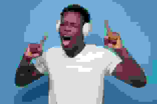 چرا مردان هرگز از آهنگهای دوران نوجوانی خود دل نمیکنند؟