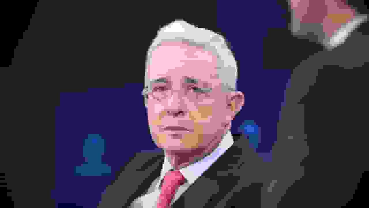 دیوان عالی کلمبیا محکومیت آلوارو اوریبه، رئیس جمهور سابق را لغو کرد