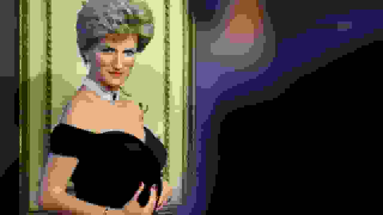 رونمایی از مجسمه مومی پرنسس دایانا با لباس سیاه معروف در موزه پاریس