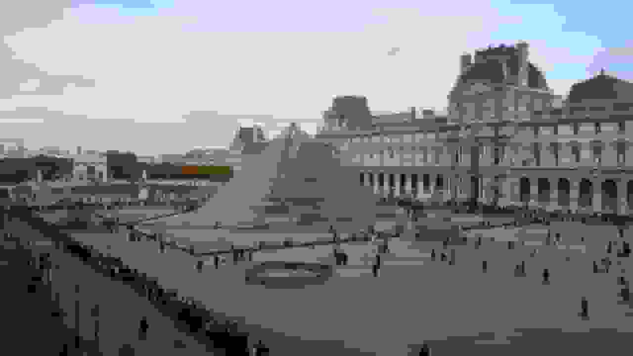 دستگیری دو مظنون در ارتباط با سرقت موزه لوور در پاریس