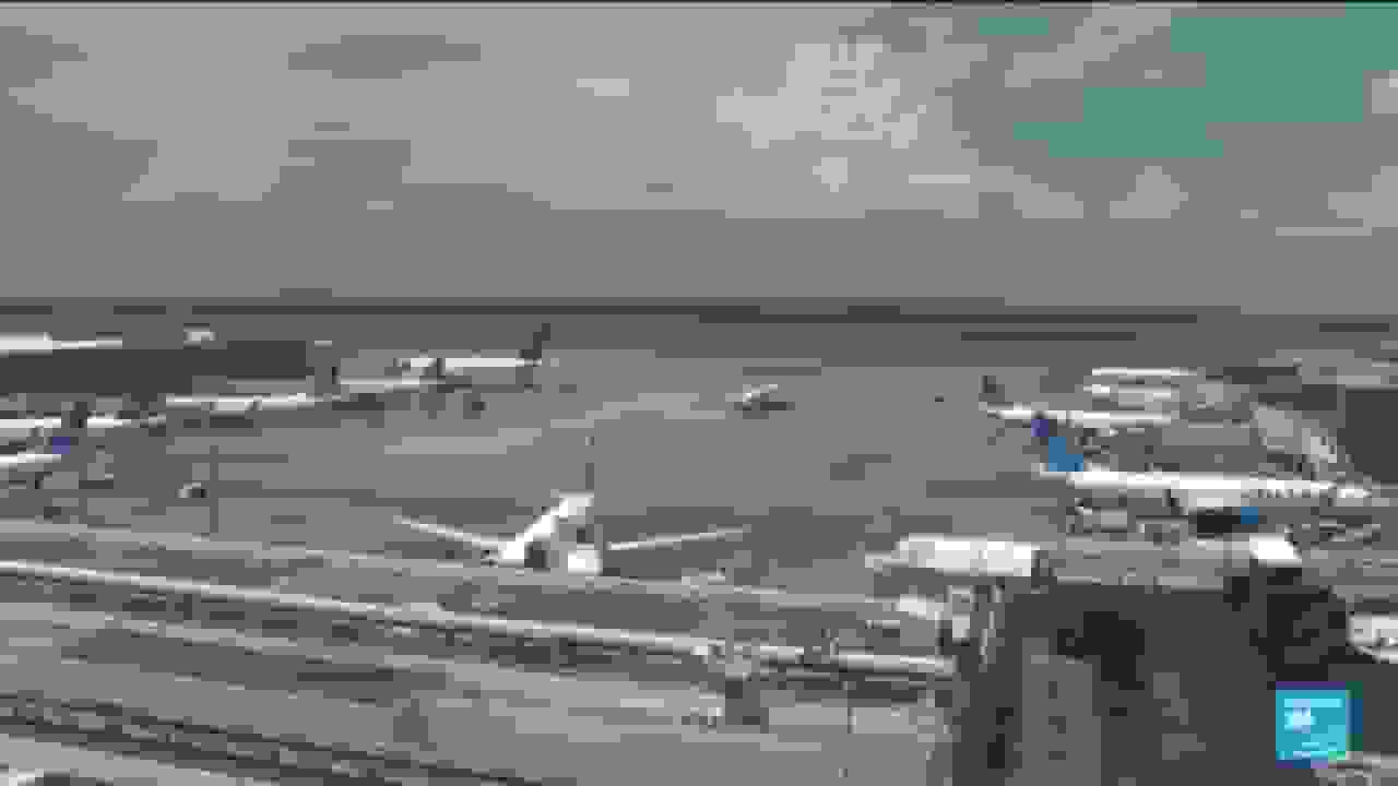 آمادهسازی هواپیماییها برای ترافیک سنگین تعطیلات شکرگزاری در آمریکا پس از تعطیلی دولت