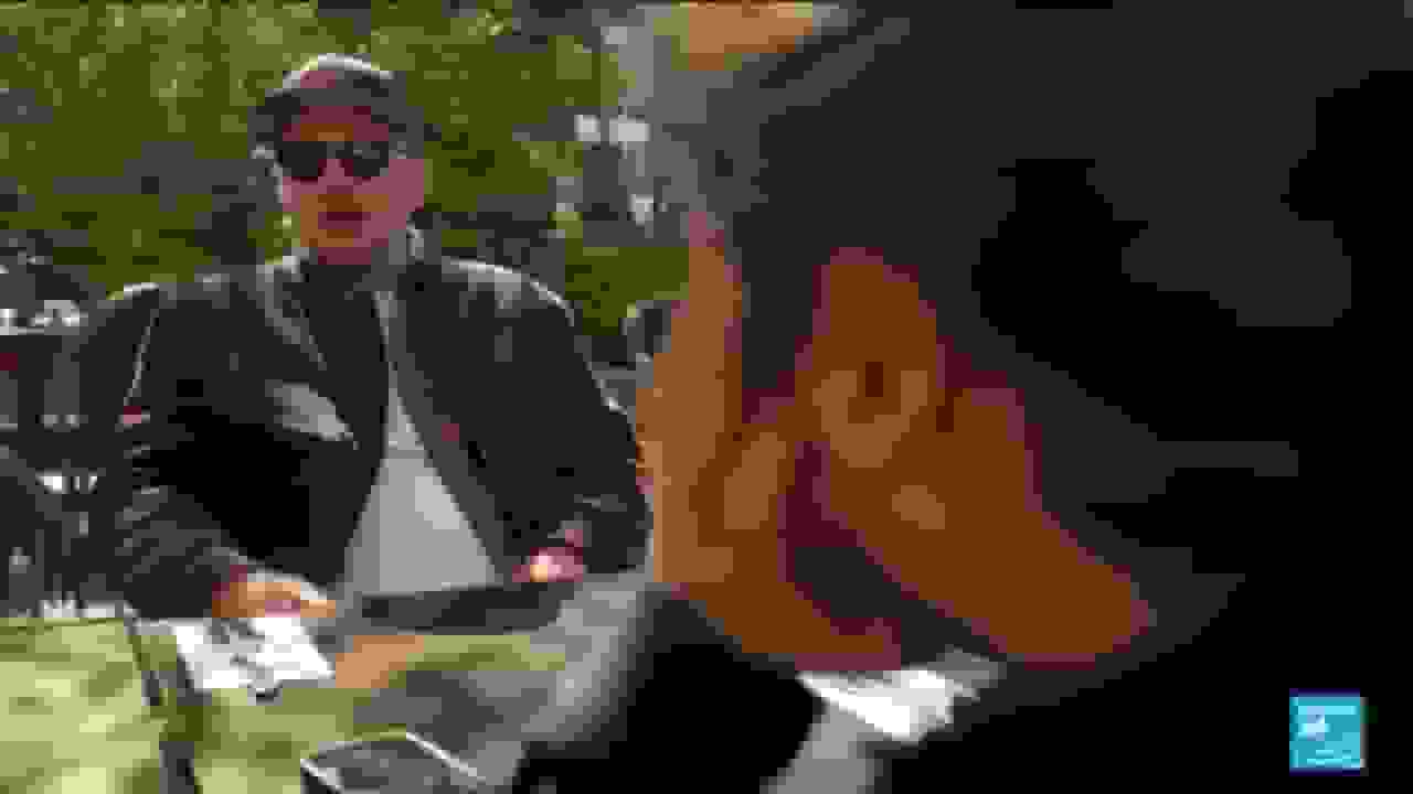 بازماندگان حملات تروریستی پاریس برای آگاهسازی کودکان به مدارس میروند