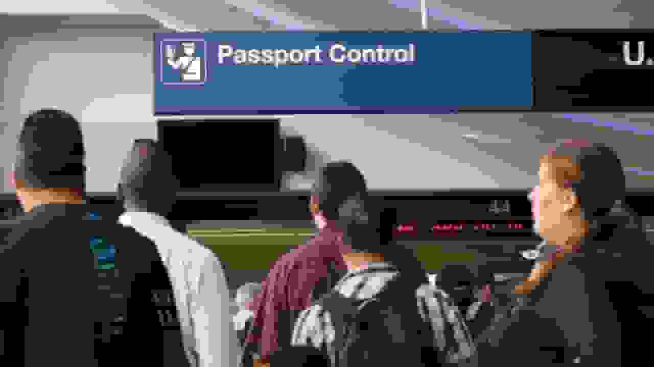 دیوان عالی آمریکا محدودیتهای ترامپ بر مارکر جنسیتی گذرنامه را اجازه داد