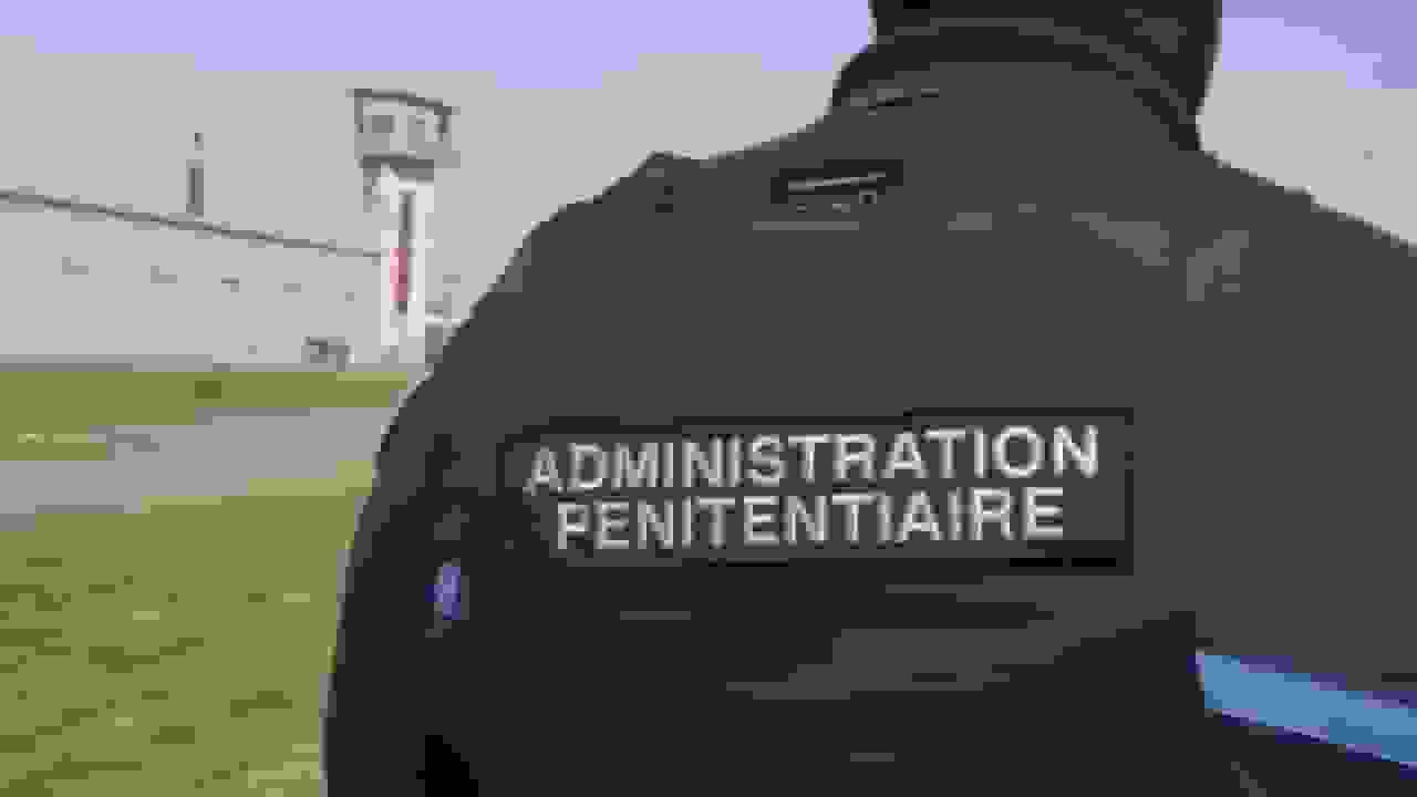 گسترش تحقیق واحد ضدتروریسم فرانسه در مورد نگهداری غیرقانونی فلشدیسک توسط مهاجم حملات ۲۰۱۵ پاریس