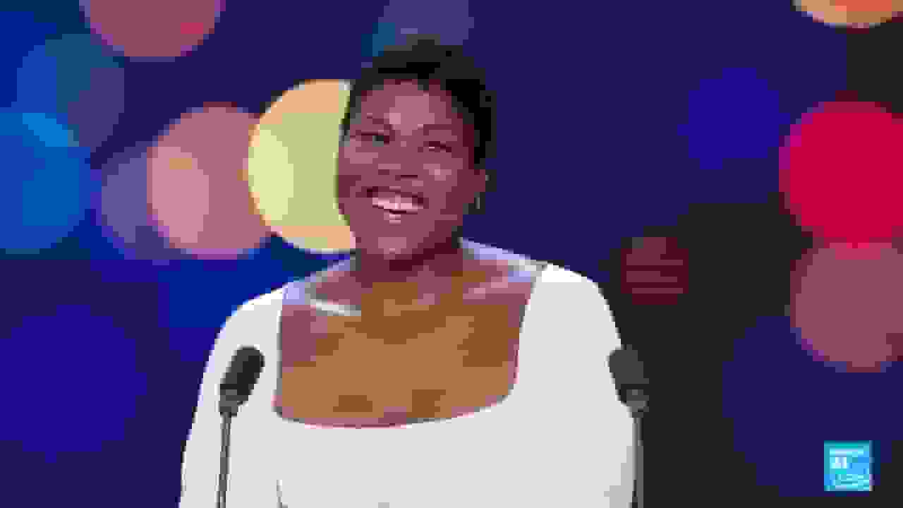 زبان شاعرانه و آثار هنری بیقاعده پرشیوس اوکویومون