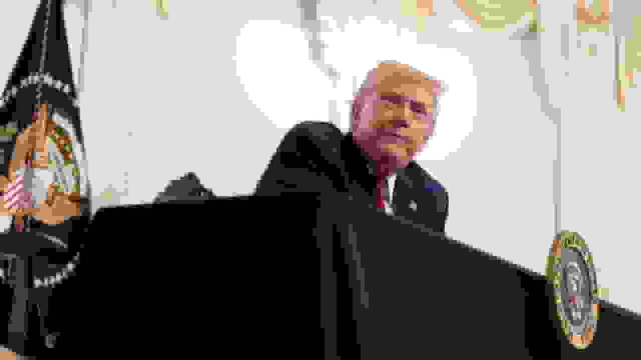 ترامپ: توقف قاچاقچیان مواد مخدر ونزوئلا از راه زمینی «به زودی» آغاز میشود