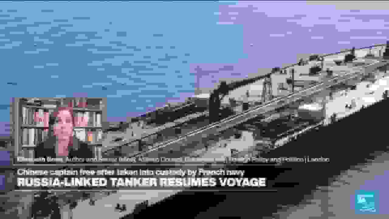 ناو تانکر مرتبط با روسیه که مظنون به پرتاب پهپاد است سفر خود را از سر گرفت