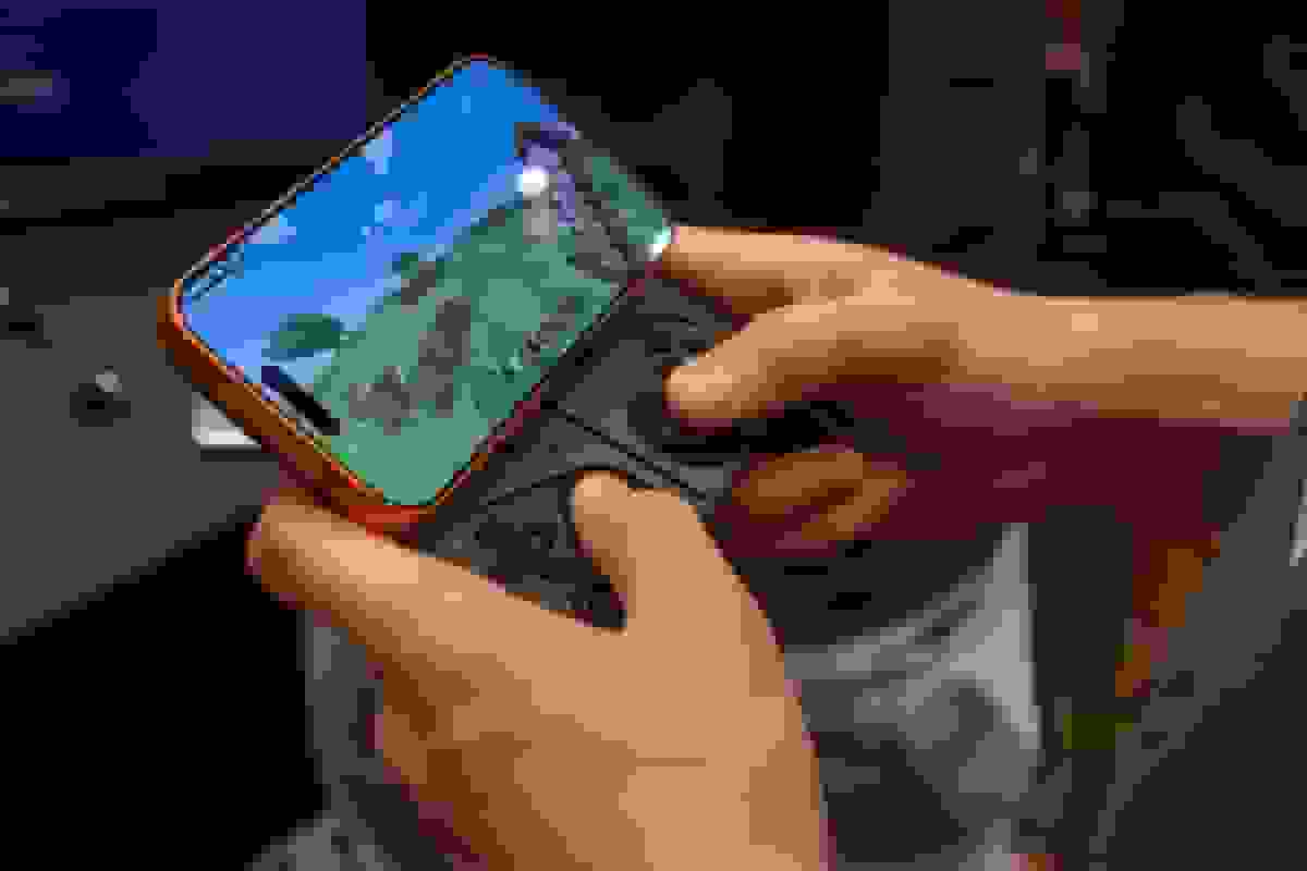 بررسی کنترلر بازی مغناطیسی MCON شرکت OhSnap برای تلفن همراه