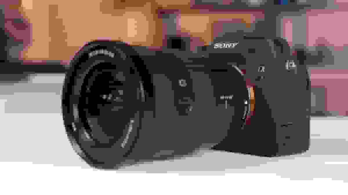 سونی از دوربین A7 V، پرچمدار جدید میانرده خود پردهبرداری میکند